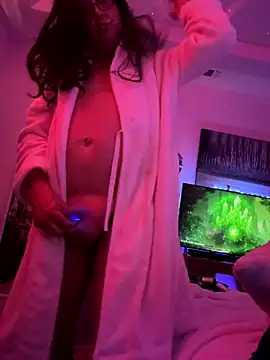 NinasNylonz online show from November 14, 12:20 pm