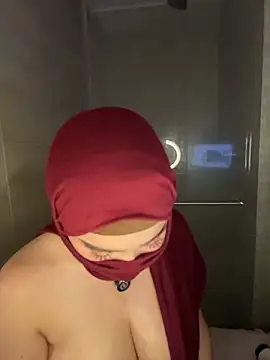 Snapshot of amaal_ chatting on February 20, 11:06 pm amaal online show from February 20, 11:06 pm