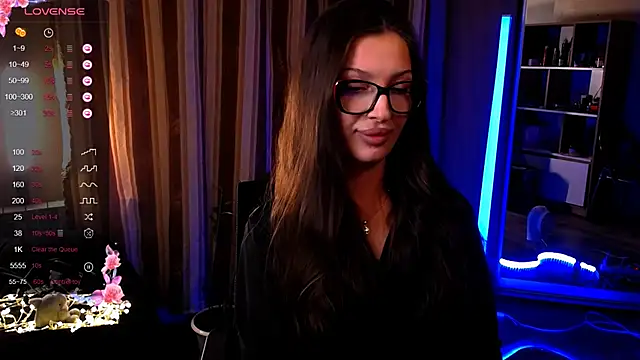 Snapshot of Laura_Bess chatting on September 24, 4:46 pm Laura Bess online show from September 24, 4:46 pm