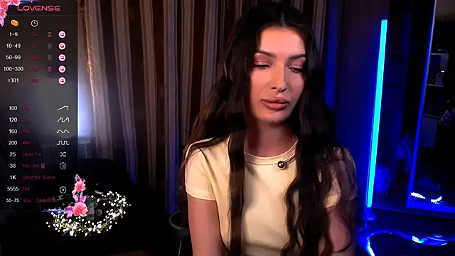 Snapshot of Laura_Bess chatting on May 30, 9:20 pm Laura Bess online show from May 30, 9:20 pm