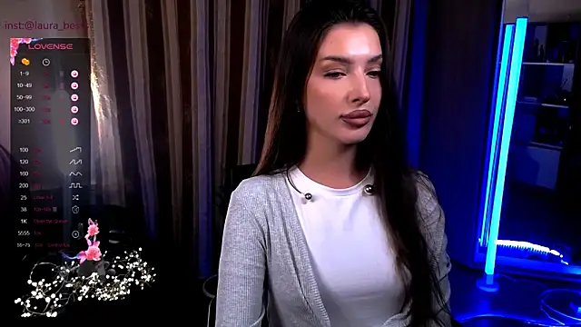 Laura Bess online show from December 21, 3:14 pm