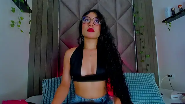 Snapshot of BriaConner_ chatting on July 11, 2:56 am BriaConner online show from July 11, 2:56 am