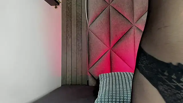 BriaConner  online show from November 17, 1:31 am