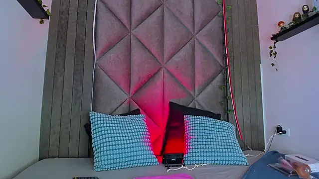 BriaConner  online show from November 13, 2:48 am