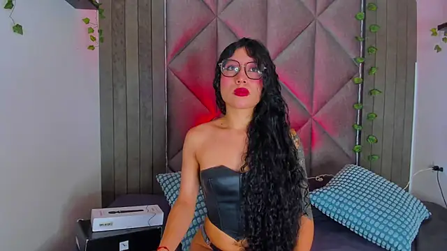 BriaConner  online show from May 10, 11:03 am