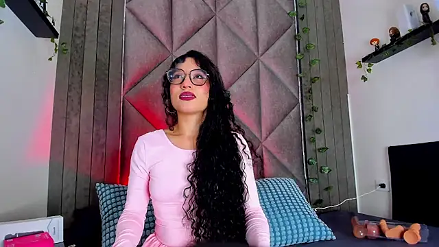 BriaConner  online show from April 7, 2:46 am