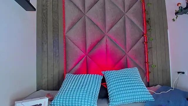 BriaConner  online show from January 17, 2:59 am