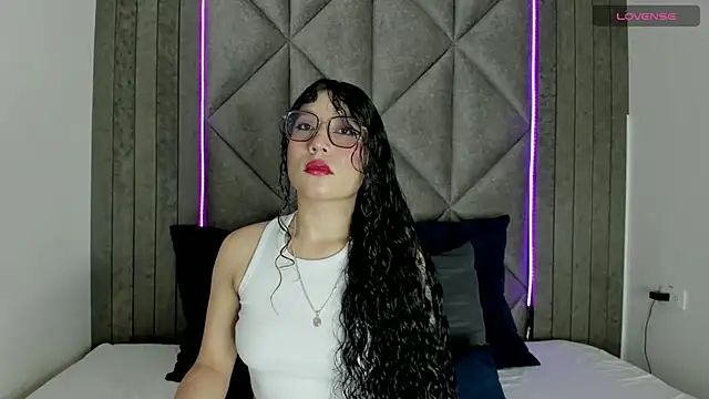 BriaConner  online show from March 1, 2:48 am