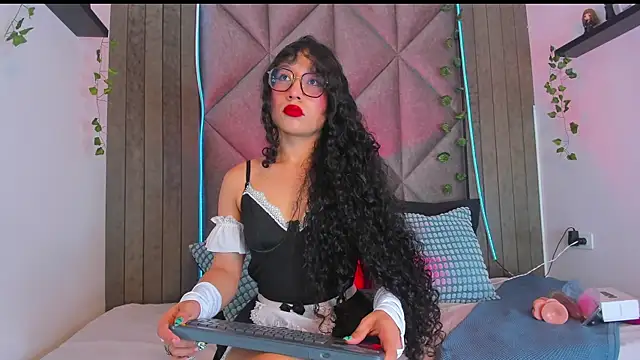 BriaConner  online show from November 10, 2:05 am