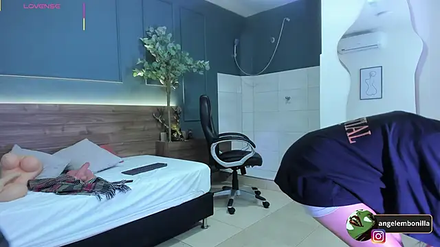 megan morgan01 online show from November 18, 12:30 pm