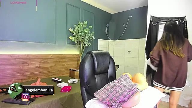 megan morgan01 online show from March 17, 11:24 am