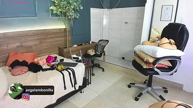 megan morgan01 online show from April 10, 12:01 pm