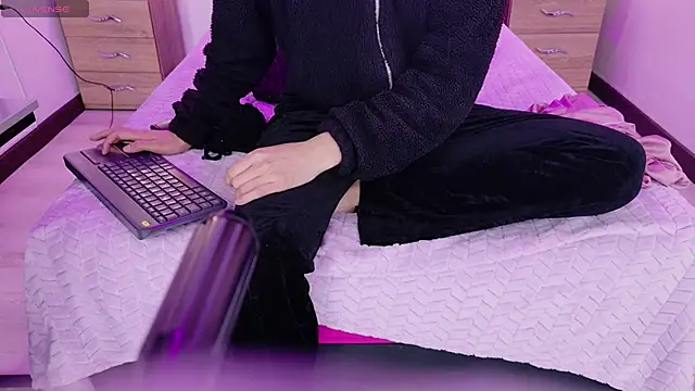 FULL TENTATION  online show from February 14, 2:12 am