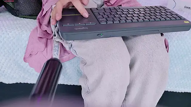 FULL TENTATION  online show from March 21, 7:31 am