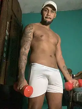 Snapshot of Pinocchiu chatting on December 12, 2:26 am Pinocchiu online show from December 12, 2:26 am