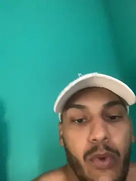 Snapshot of Pinocchiu chatting on November 28, 1:00 pm Pinocchiu online show from November 28, 1:00 pm