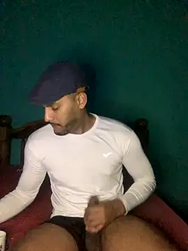 Snapshot of Pinocchiu chatting on October 10, 3:29 am Pinocchiu online show from October 10, 3:29 am