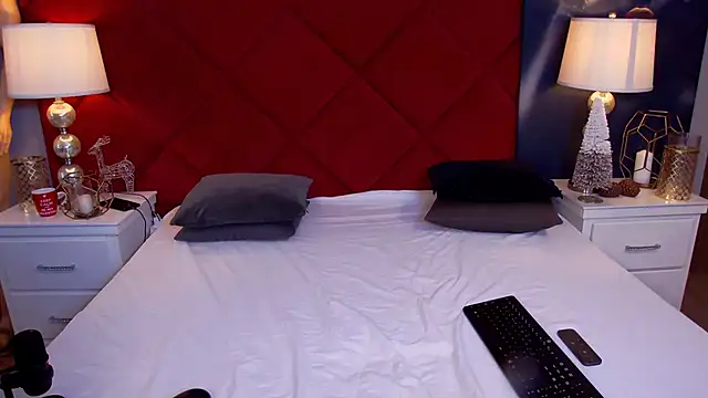 MinnieDrew online show from December 16, 8:02 pm