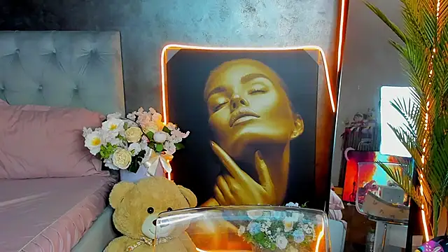 glossy blondegirl online show from September 24, 4:57 pm