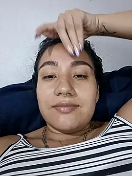 Snapshot of Hellen_Alex chatting on April 30, 2:13 pm Hellen Alex online show from April 30, 2:13 pm