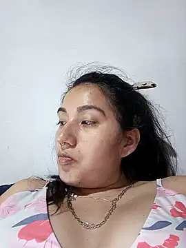 Snapshot of Hellen_Alex chatting on May 6, 3:05 pm Hellen Alex online show from May 6, 3:05 pm
