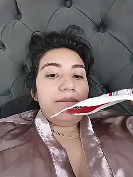 Hellen Alex online show from January 18, 1:25 pm