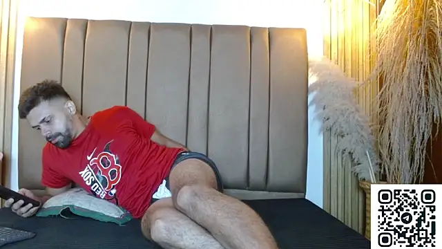 Snapshot of max_ashley_mds chatting on June 6, 1:38 pm max ashley mds online show from June 6, 1:38 pm