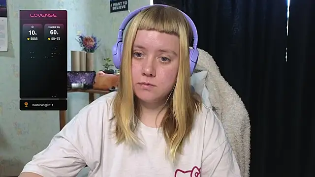 June shy0 online show from October 18, 9:22 am