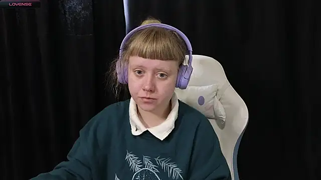 June shy0 online show from April 25, 7:22 am