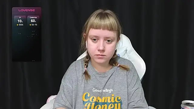 June shy0 online show from December 5, 8:02 am