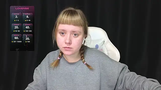 June shy0 online show from December 3, 7:52 am