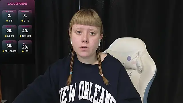 June shy0 online show from March 28, 8:04 am