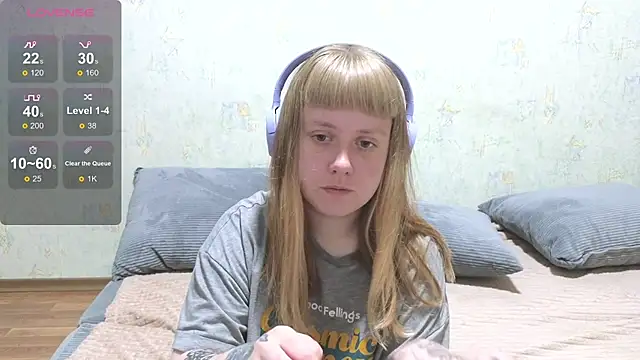 Snapshot of June_shy0 chatting on June 30, 7:30 am June shy0 online show from June 30, 7:30 am