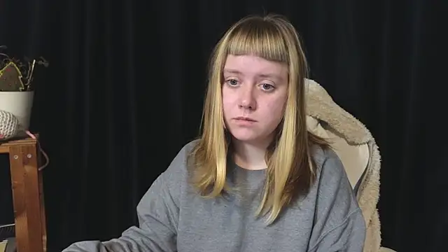 June shy0 online show from November 20, 7:42 am