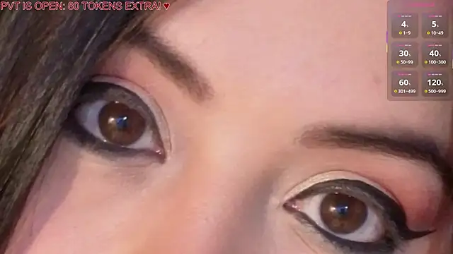 Snapshot of Emma_gatess chatting on December 5, 12:15 pm Emma gatess online show from December 5, 12:15 pm