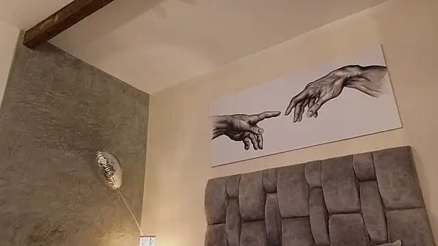 Emma gatess online show from March 31, 1:24 pm