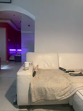 sissytrainz online show from March 26, 6:33 am