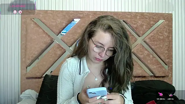  isaabellaa online show from May 18, 1:05 pm