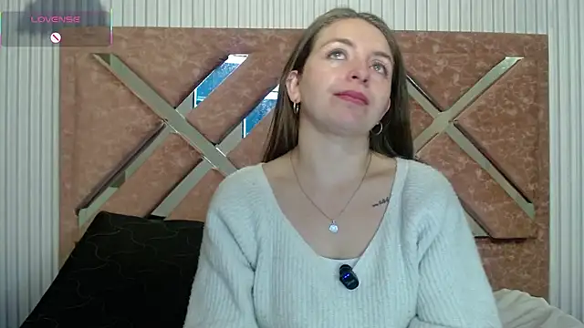  isaabellaa online show from May 12, 12:22 pm