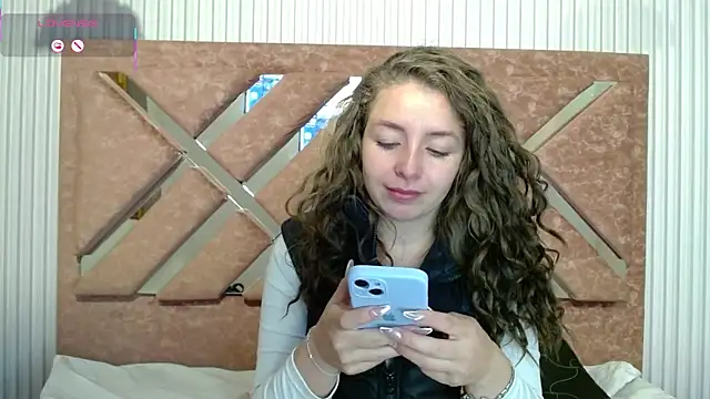  isaabellaa online show from April 10, 12:34 pm