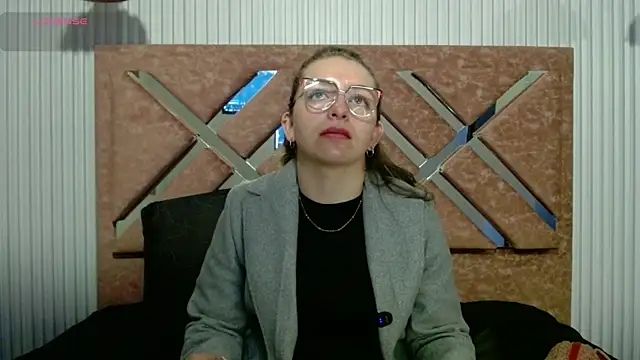 Snapshot of _isaabellaa chatting on June 18, 11:15 am isaabellaa online show from June 18, 11:15 am