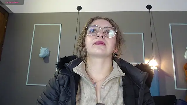  isaabellaa online show from February 3, 12:10 pm