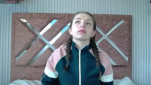  isaabellaa online show from April 7, 12:29 pm