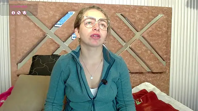  isaabellaa online show from May 20, 12:46 pm