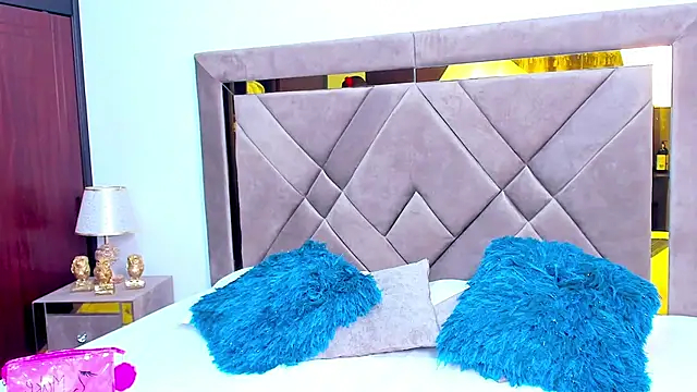 Criss Ariana online show from March 14, 6:39 pm