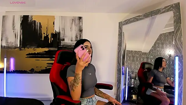 AriRobert  online show from November 6, 3:54 am