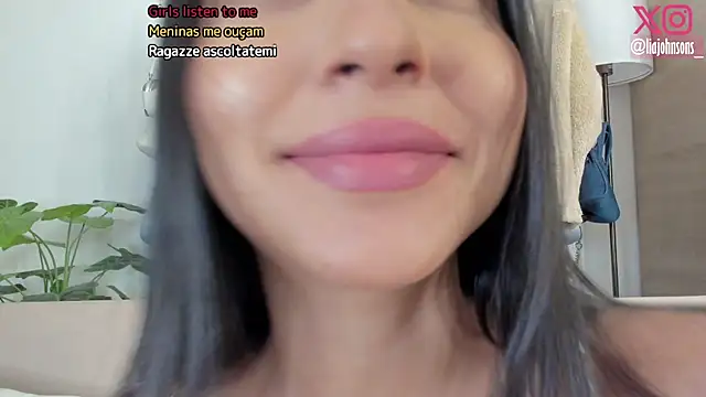 Snapshot of Sweetnaughtygirl_ chatting on June 11, 3:58 am Sweetnaughtygirl online show from June 11, 3:58 am