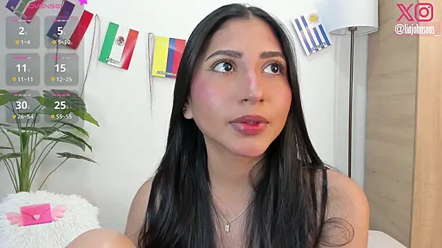 Snapshot of Sweetnaughtygirl_ chatting on July 16, 4:31 am Sweetnaughtygirl online show from July 16, 4:31 am