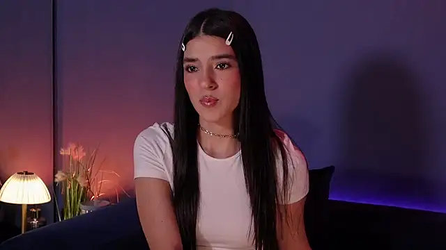 Snapshot of Olivia_Collins1 chatting on March 28, 10:11 pm Olivia Collins1 online show from March 28, 10:11 pm