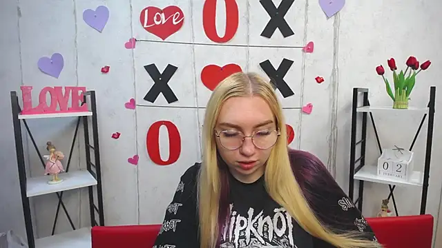 Snapshot of BeatriceFly chatting on February 2, 9:18 am BeatriceFly online show from February 2, 9:18 am
